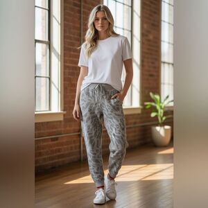 NWT Hello Nite Women’s Gray Abstract Animal Print Drawstring Jogger Pants - XS